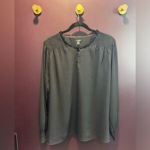 EUC Ann Taylor blouse with elastic sleeves